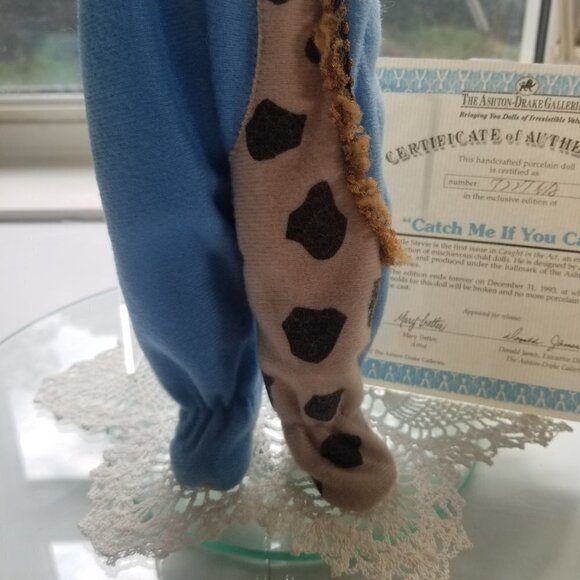 Ashton Drake Porcelain Doll Catch Me If You Can Caught in The Act Mary Tretter - Picture 5 of 10